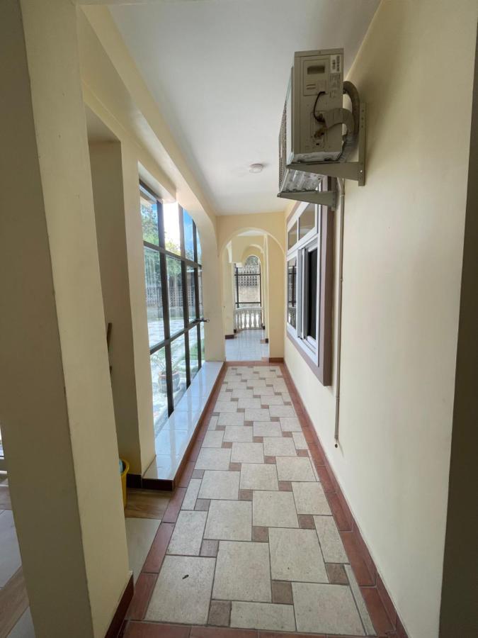Moments Park Motel Dar es Salaam Exteriér fotografie